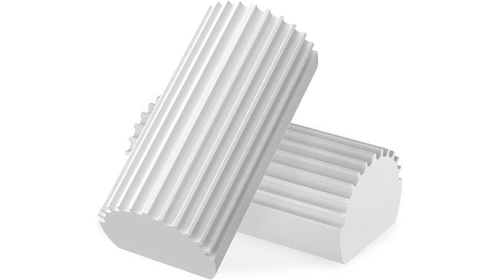 dual damp cleaning sponges