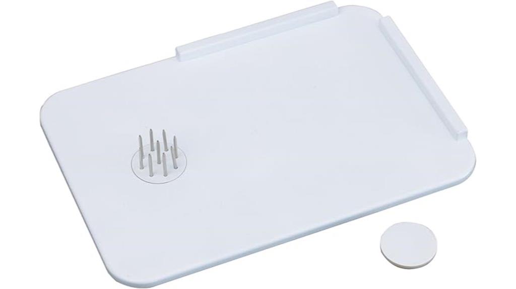 spreading board with spikes