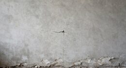 early foundation problem signs