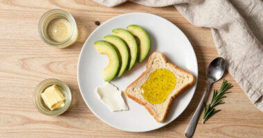 One common fat may fuel type 2 diabetes while another helps fight it